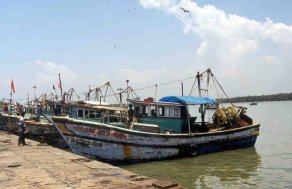 Fischerboote im Hafen von Beypore